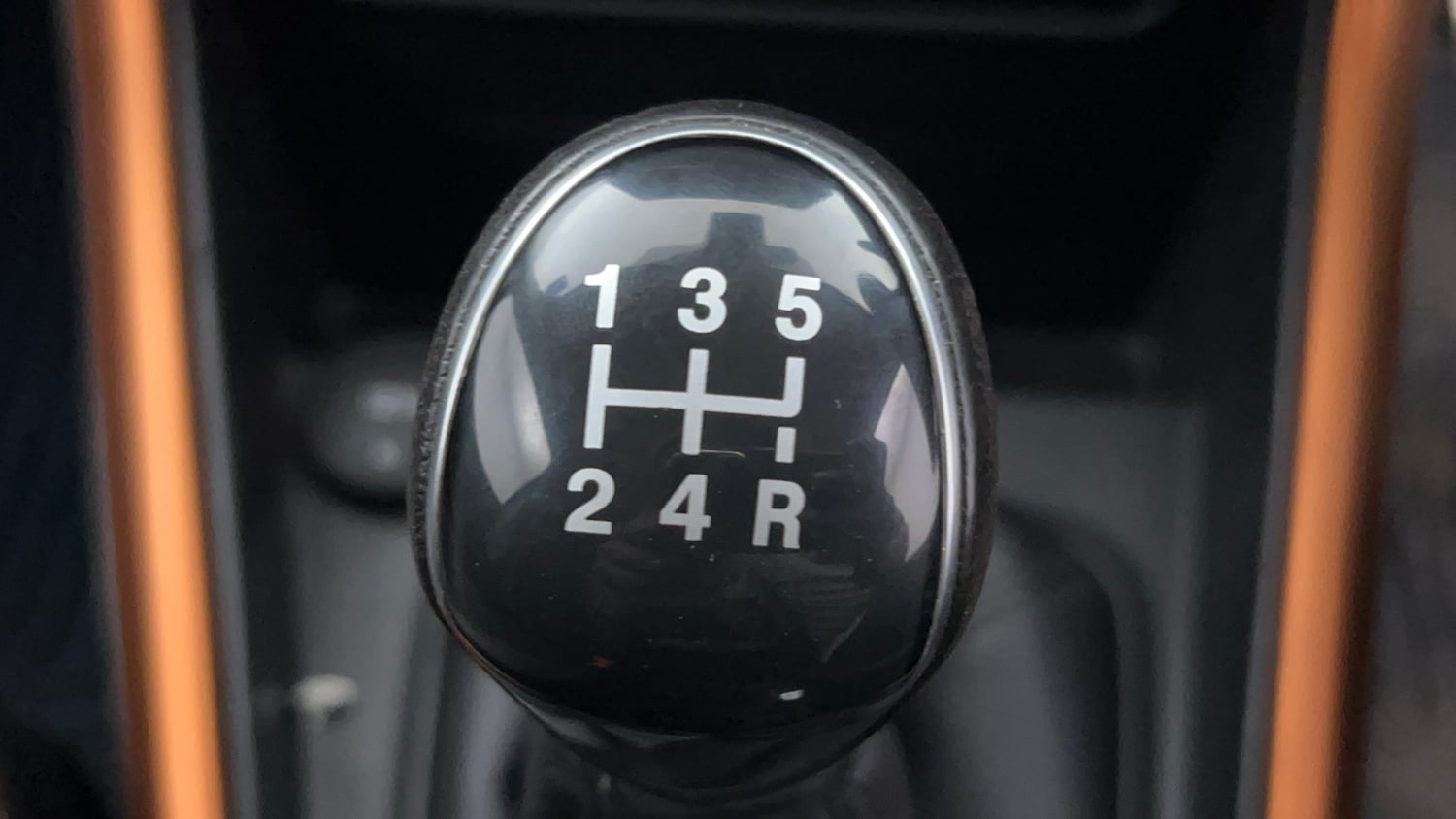 Used 2021 Ford EcoSport S MT 1.5 Ti-VCT Petrol Manual interior GEAR  KNOB VIEW