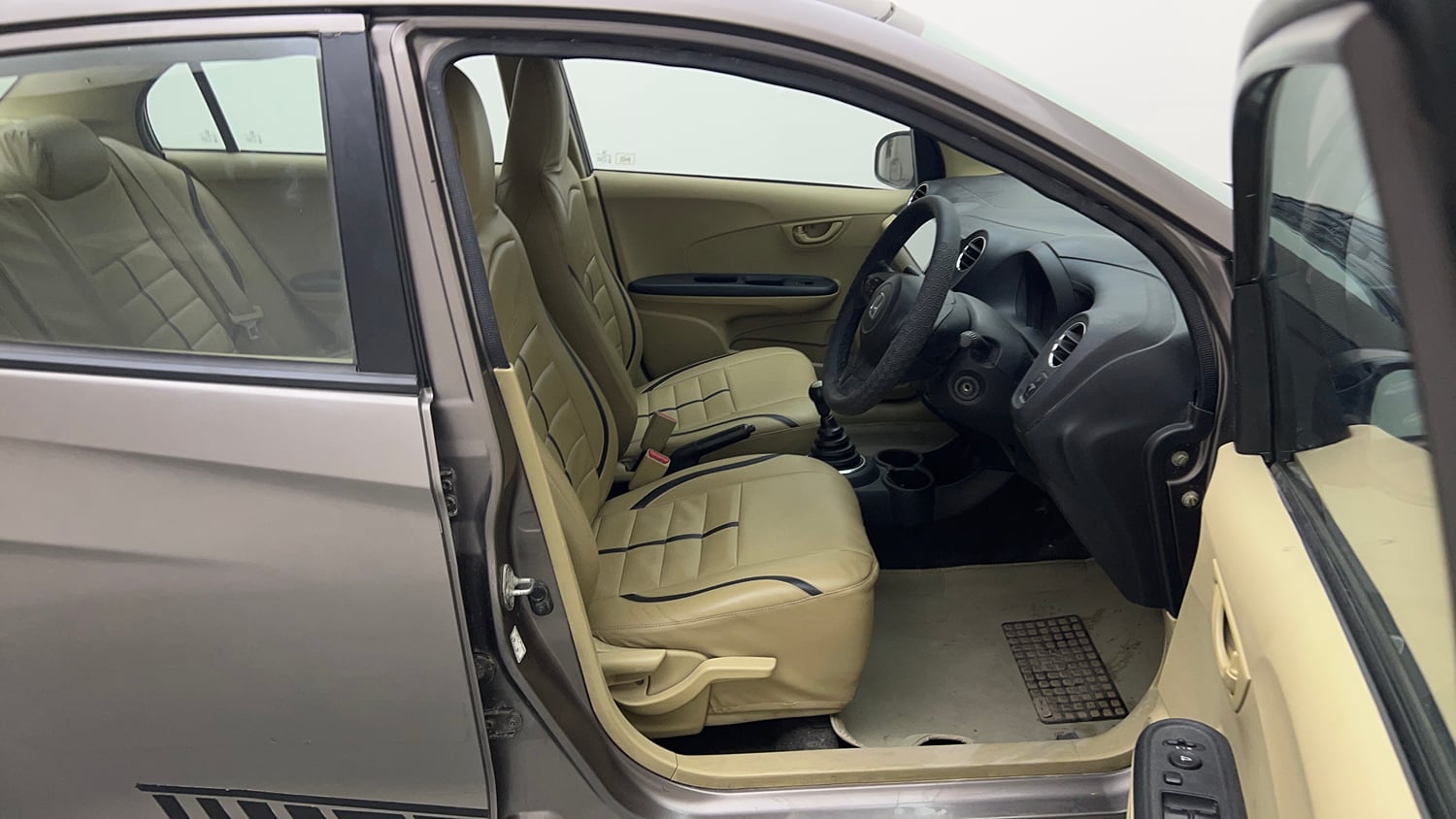 Used 2014 Honda Amaze 1.2 S i-VTEC Petrol Manual interior RIGHT SIDE FRONT DOOR CABIN VIEW