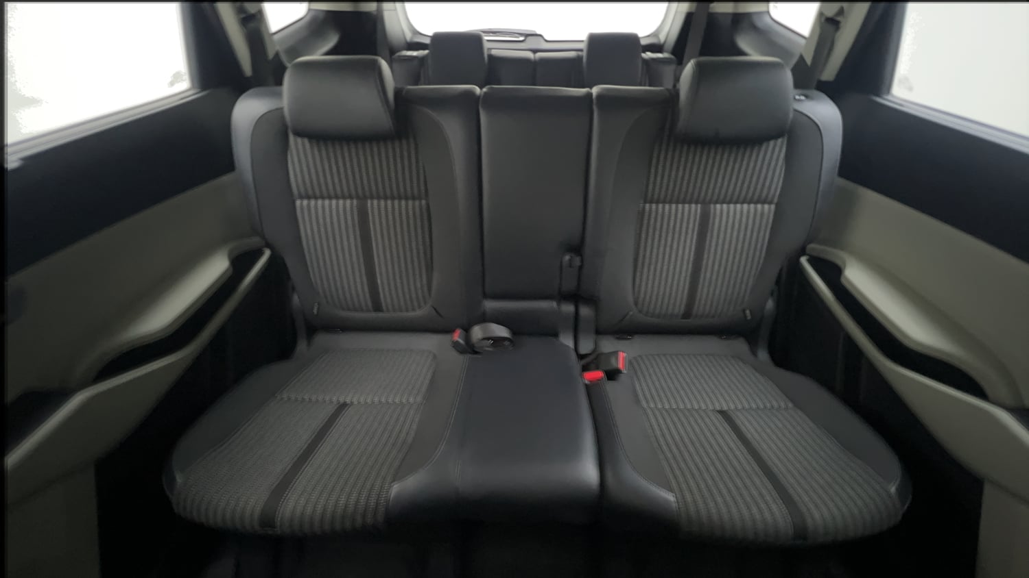 Used 2022 Kia Carens Prestige Plus 1.4 Petrol MT 7 STR Petrol Manual interior REAR SEAT CONDITION VIEW