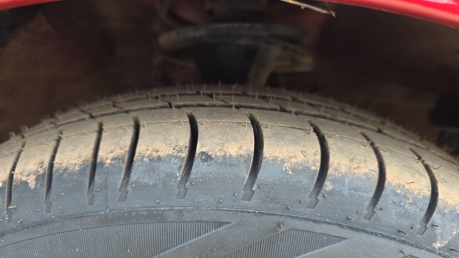 Used 2013 Hyundai i10 Era 1.1 iRDE2 Petrol Manual tyres RIGHT FRONT TYRE TREAD VIEW
