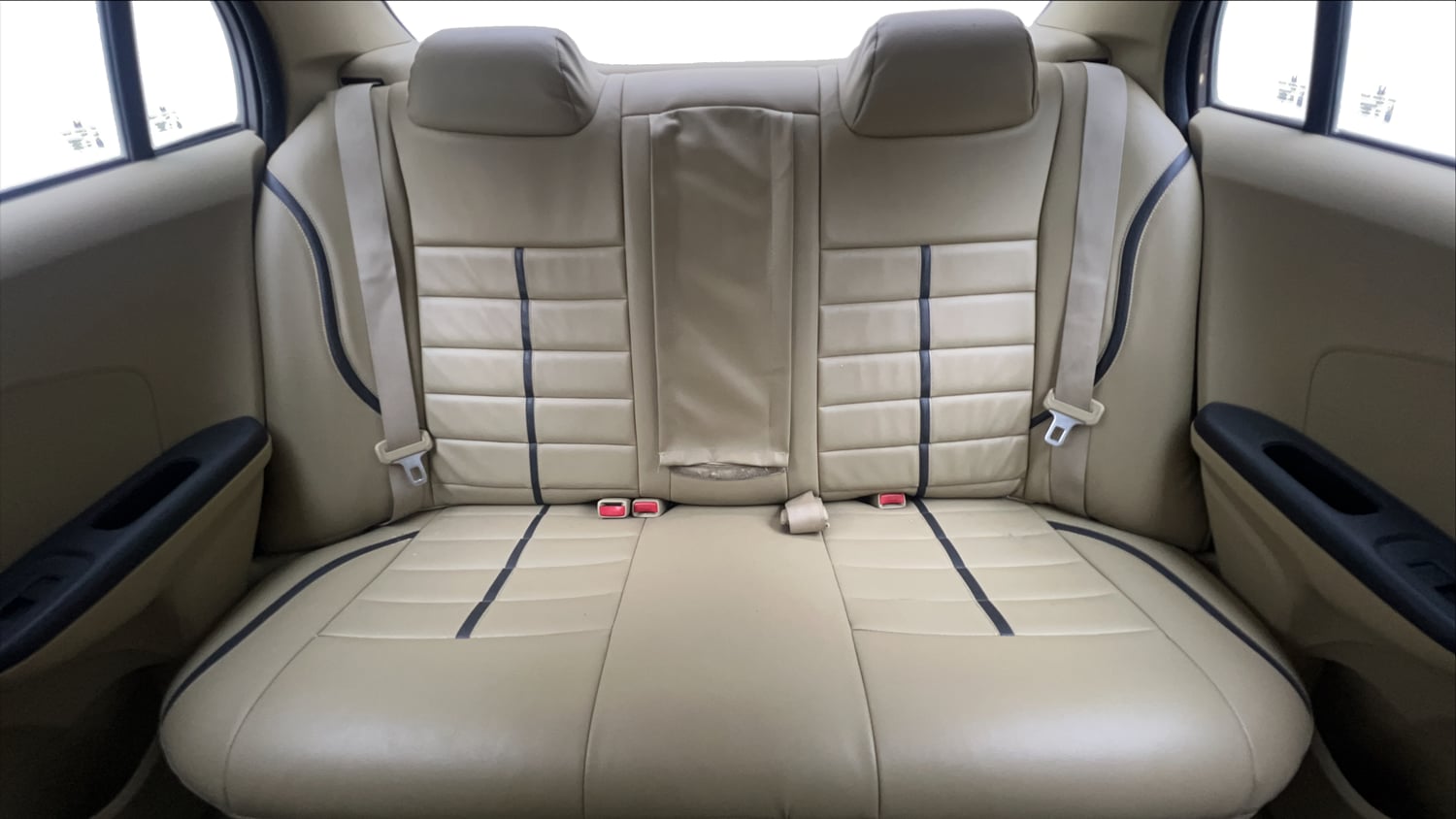 Used 2014 Honda Amaze 1.2 S i-VTEC Petrol Manual interior REAR SEAT CONDITION VIEW