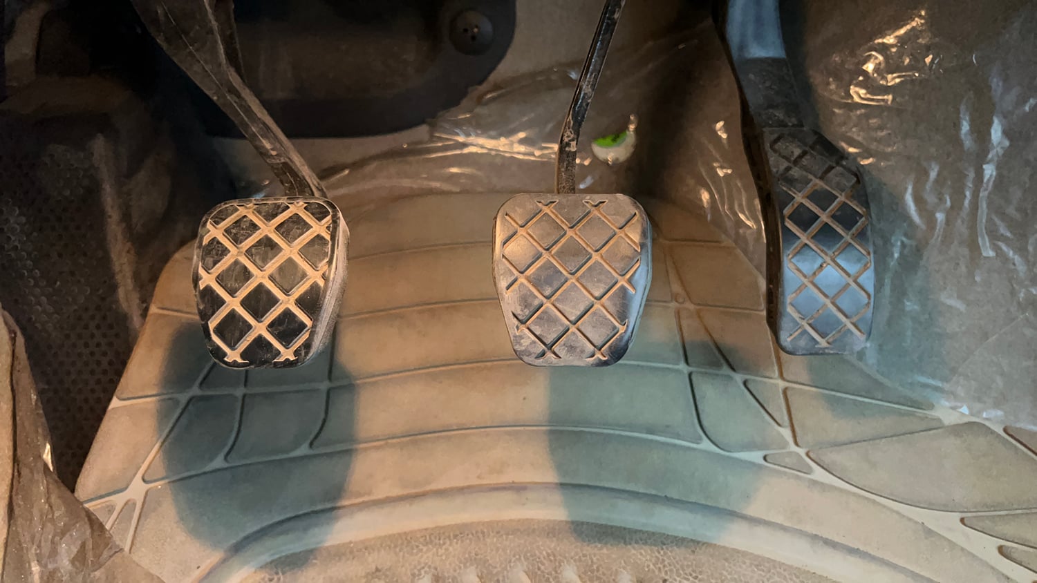 Used 2016 Volkswagen Ameo Comfortline 1.2L (P) Petrol Manual interior PEDALS VIEW