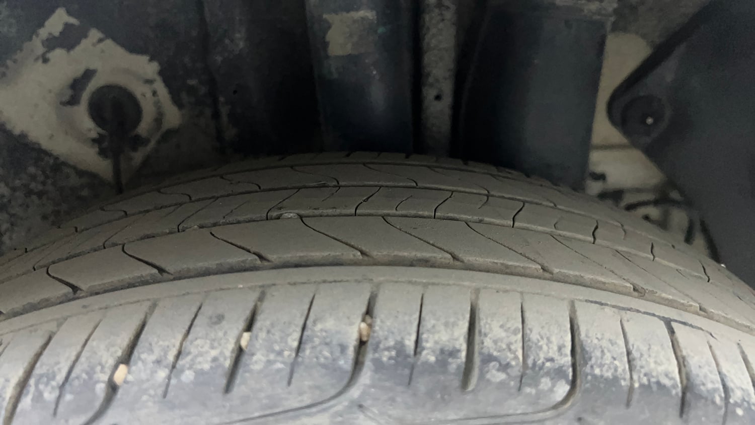 Used 2015 Hyundai Elite i20 Asta 1.2 Petrol Manual tyres LEFT REAR TYRE TREAD VIEW