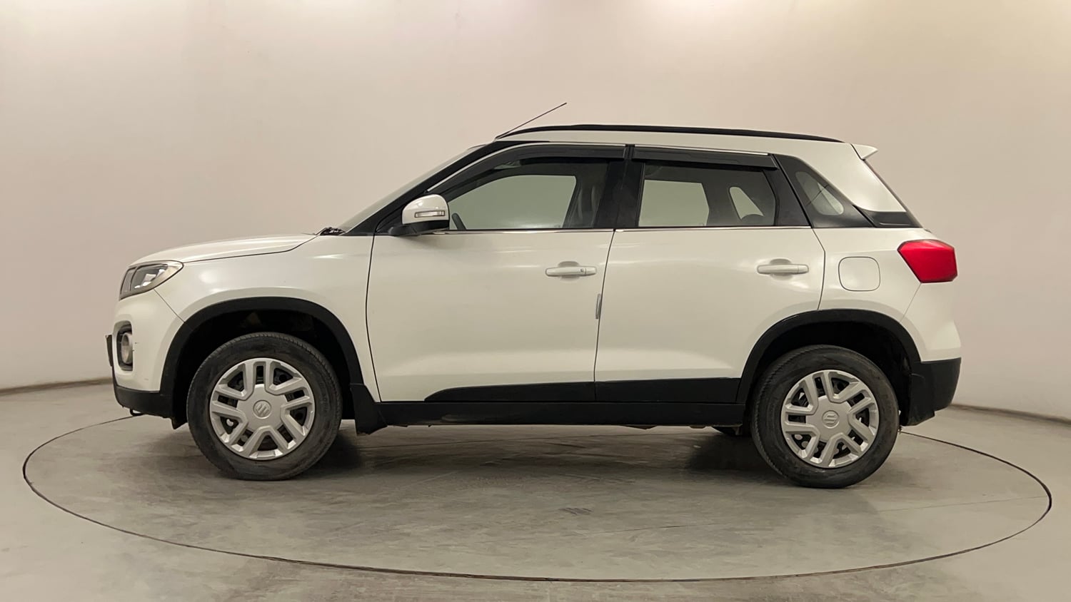 Used 2022 maruti-suzuki Vitara Brezza VXi Petrol Manual exterior LEFT SIDE VIEW
