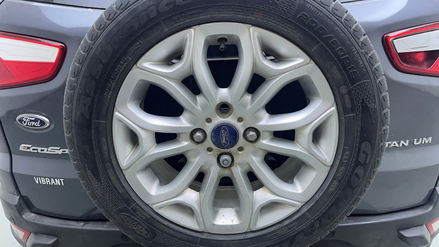 Used 2017 Ford EcoSport Titanium 1.5L Ti-VCT Petrol Manual tyres SPARE TYRE VIEW