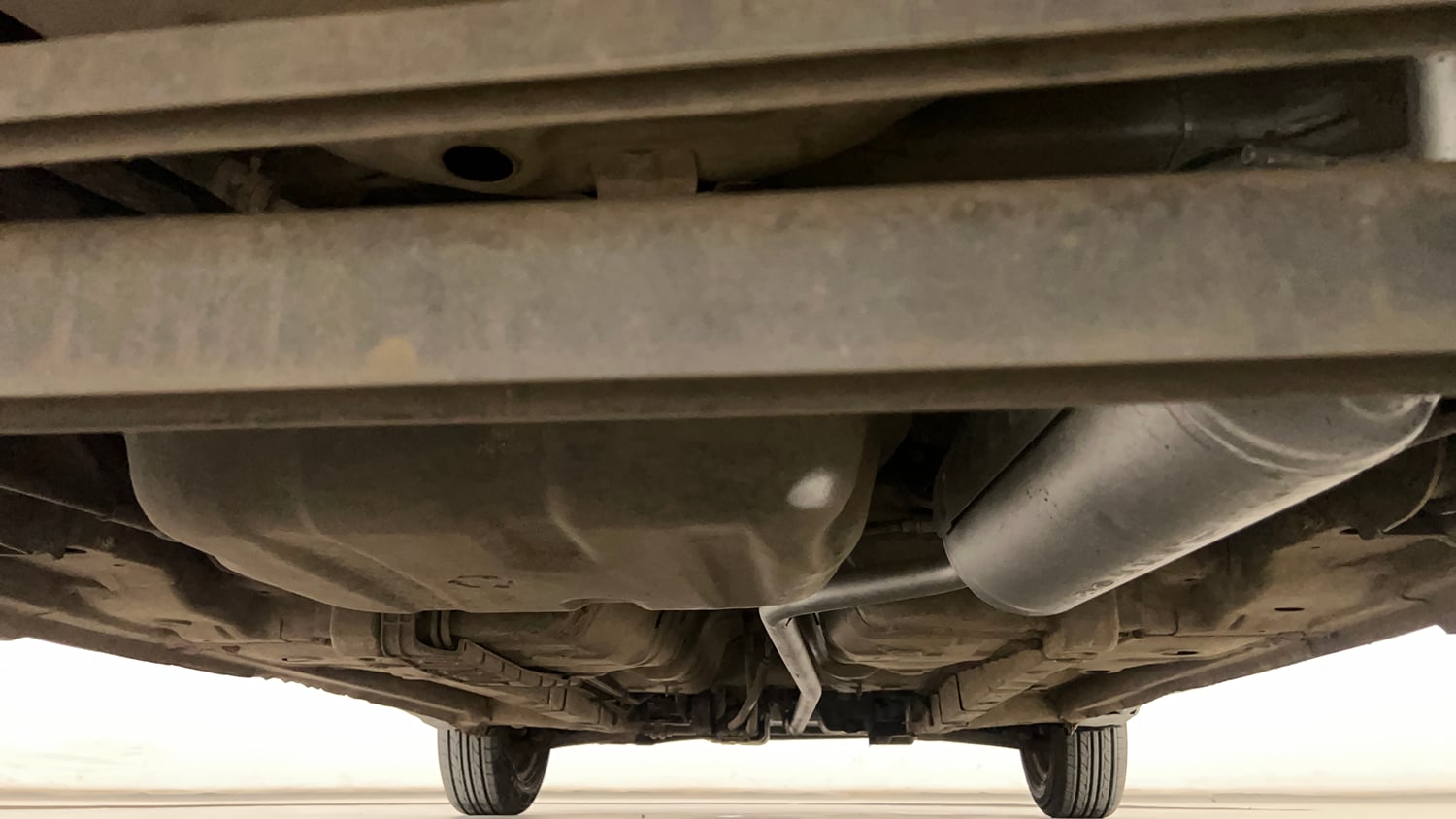 Used 2018 Hyundai Eon Era + Petrol Manual extra REAR UNDERBODY VIEW (TAKEN FROM REAR)