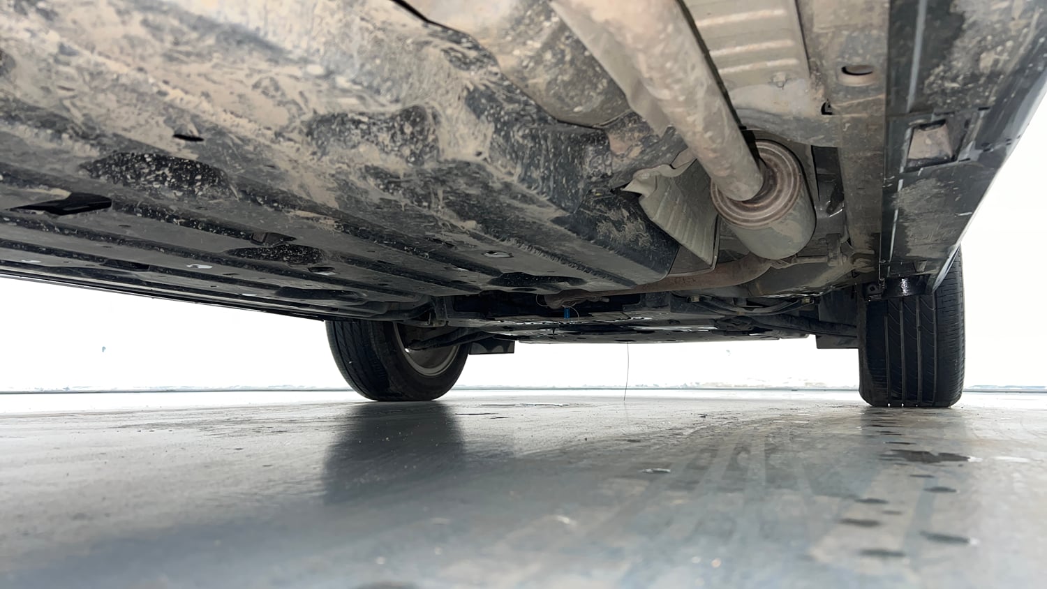 Used 2024 Honda Elevate VX CVT Petrol Automatic extra REAR RIGHT UNDERBODY VIEW