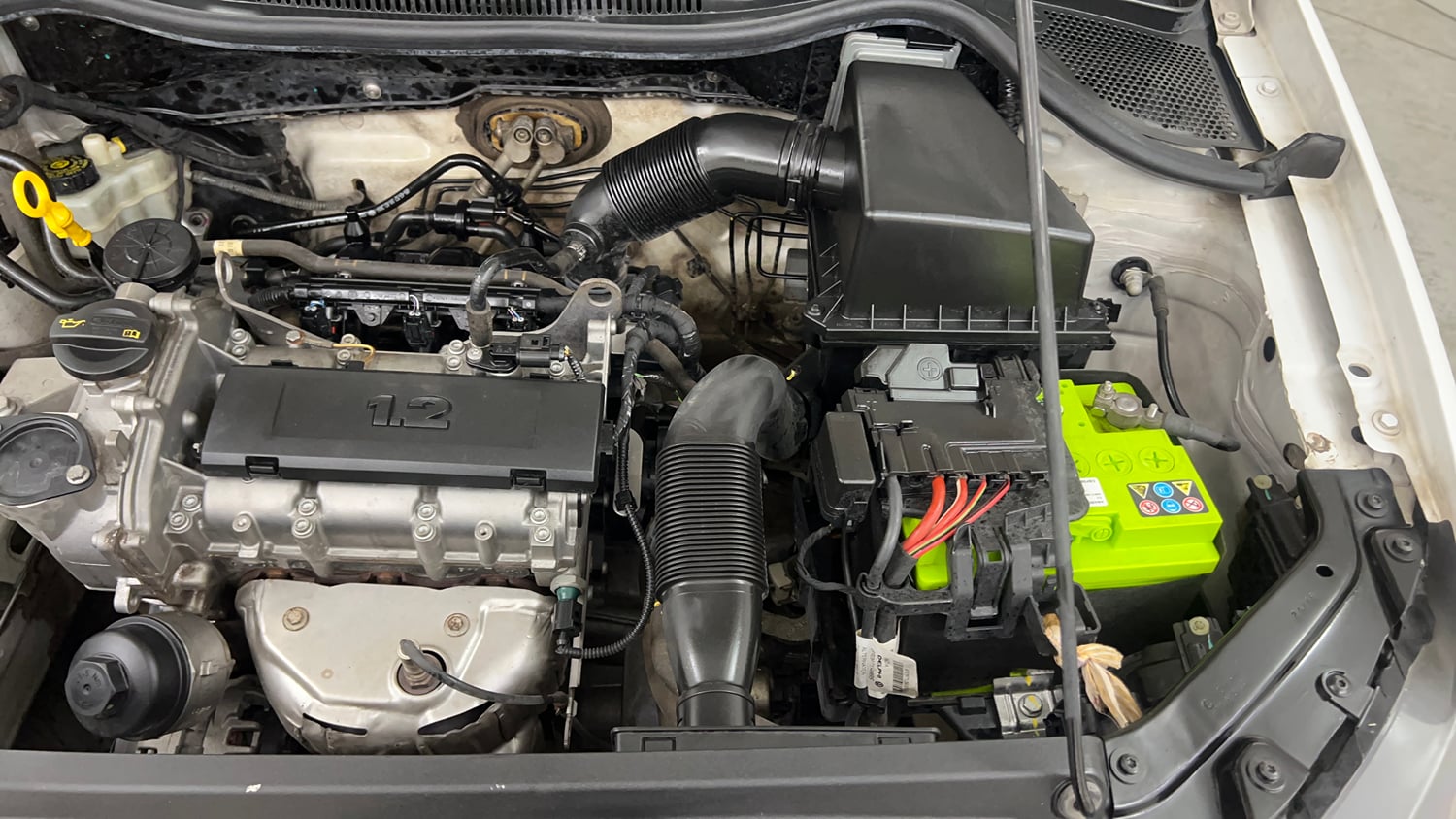 Used 2016 Volkswagen Ameo Comfortline 1.2L (P) Petrol Manual engine ENGINE LEFT SIDE VIEW