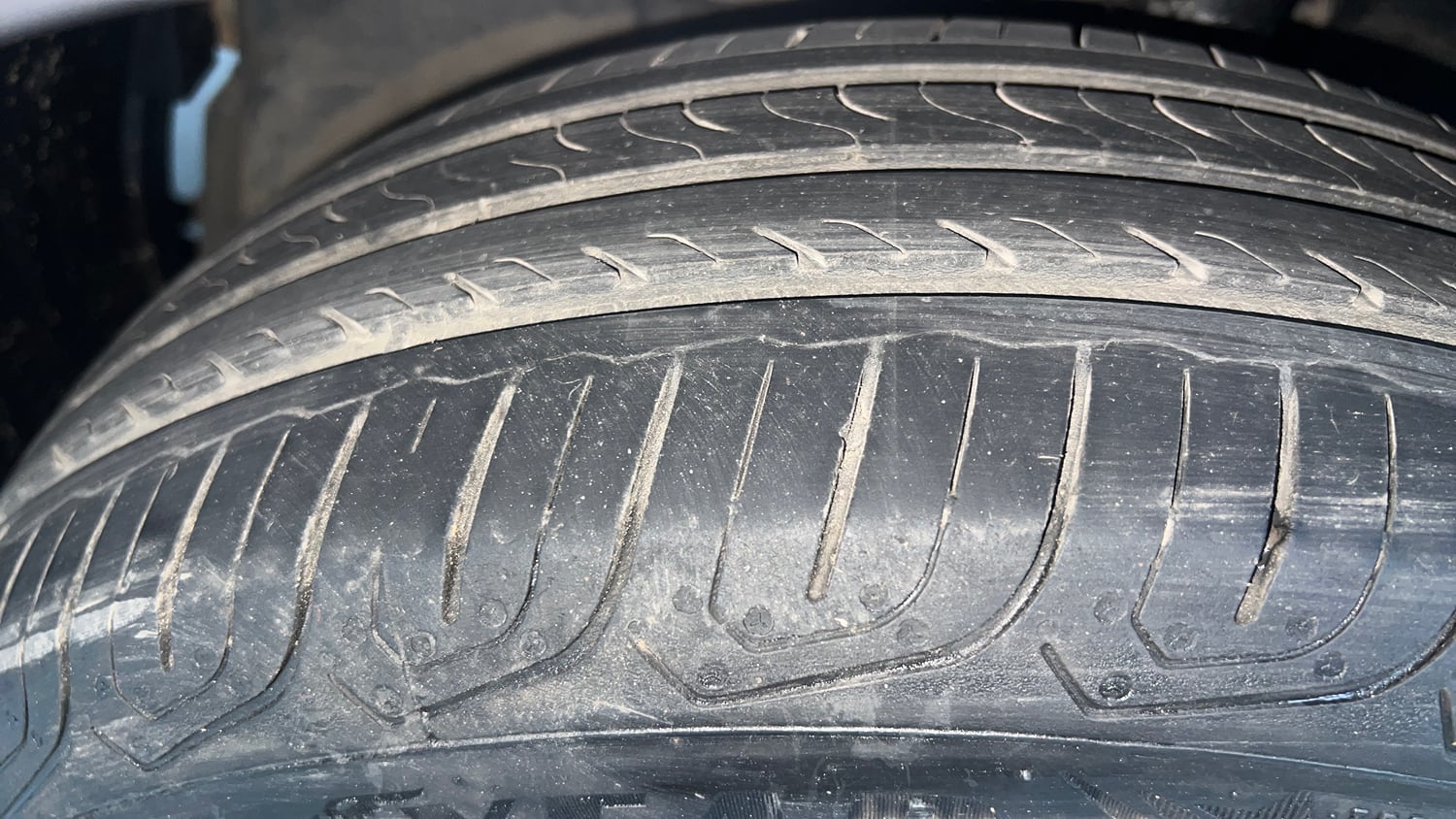 Used 2015 Honda City VX Petrol Manual tyres LEFT FRONT TYRE TREAD VIEW