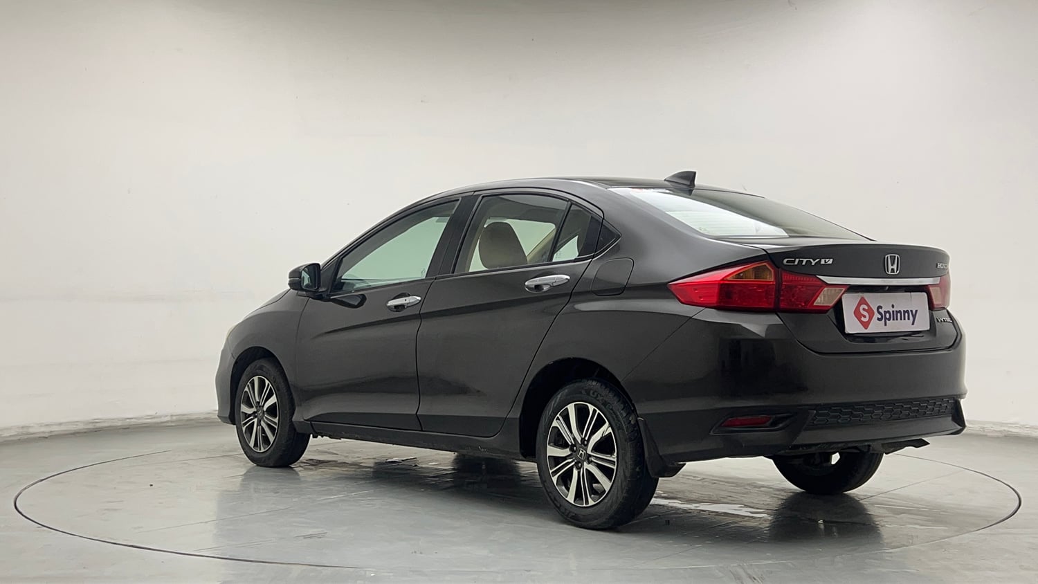 Used 2017 Honda City V Petrol Petrol Manual exterior LEFT REAR CORNER VIEW