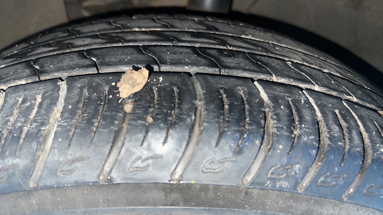 Used 2021 Hyundai Venue SX Plus 1.0 Turbo DCT Petrol Automatic tyres LEFT FRONT TYRE TREAD VIEW