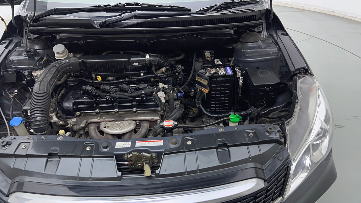 Used 2022 Maruti Suzuki Ciaz Delta 1.5 Petrol Manual engine ENGINE LEFT SIDE VIEW