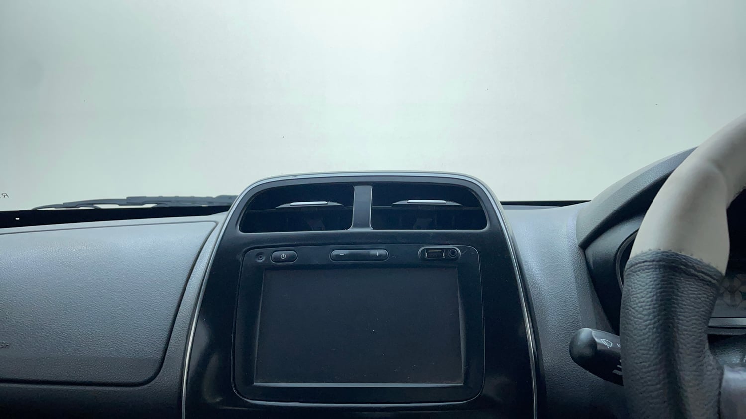 Used 2019 Renault Kwid 1.0 RXT AMT Opt Petrol Automatic top_features Integrated (in-dash) music system