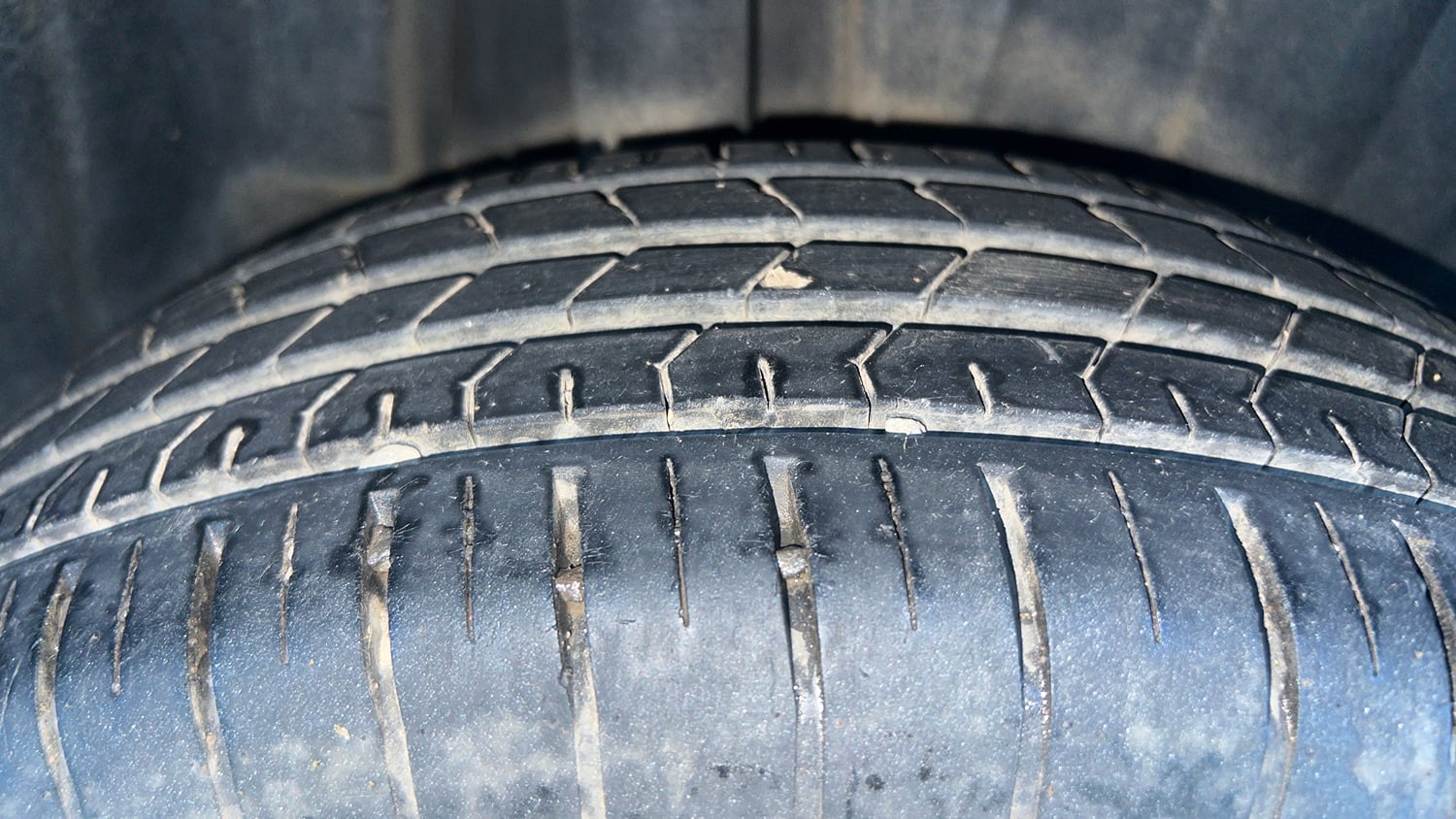 Used 2022 Maruti Suzuki Baleno Sigma MT Petrol Manual tyres RIGHT REAR TYRE TREAD VIEW