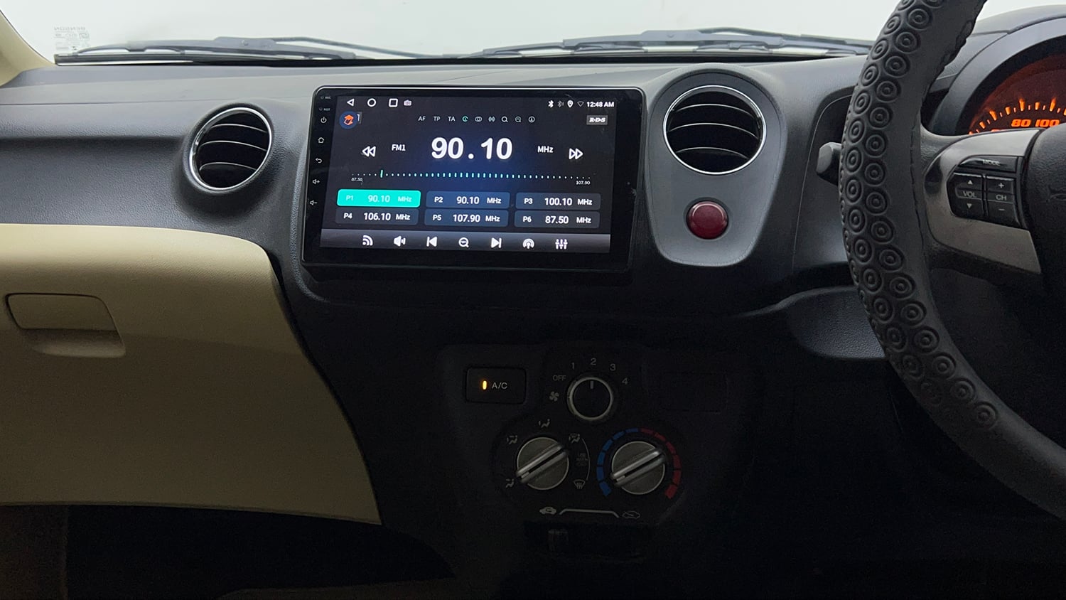 Used 2014 Honda Amaze 1.2 S i-VTEC Petrol Manual interior MUSIC SYSTEM & AC CONTROL VIEW