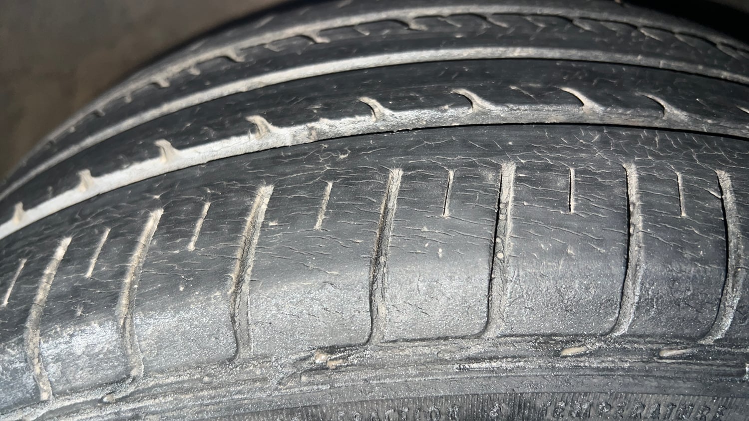 Used 2022 Maruti Suzuki Ciaz Delta 1.5 Petrol Manual tyres RIGHT FRONT TYRE TREAD VIEW