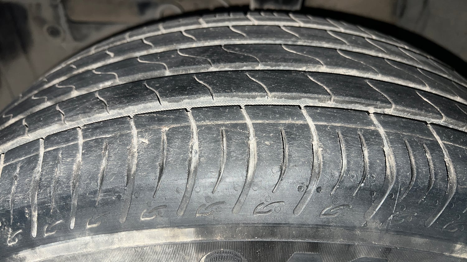 Used 2023 Maruti Suzuki Brezza ZXi AT Petrol Automatic tyres LEFT FRONT TYRE TREAD VIEW