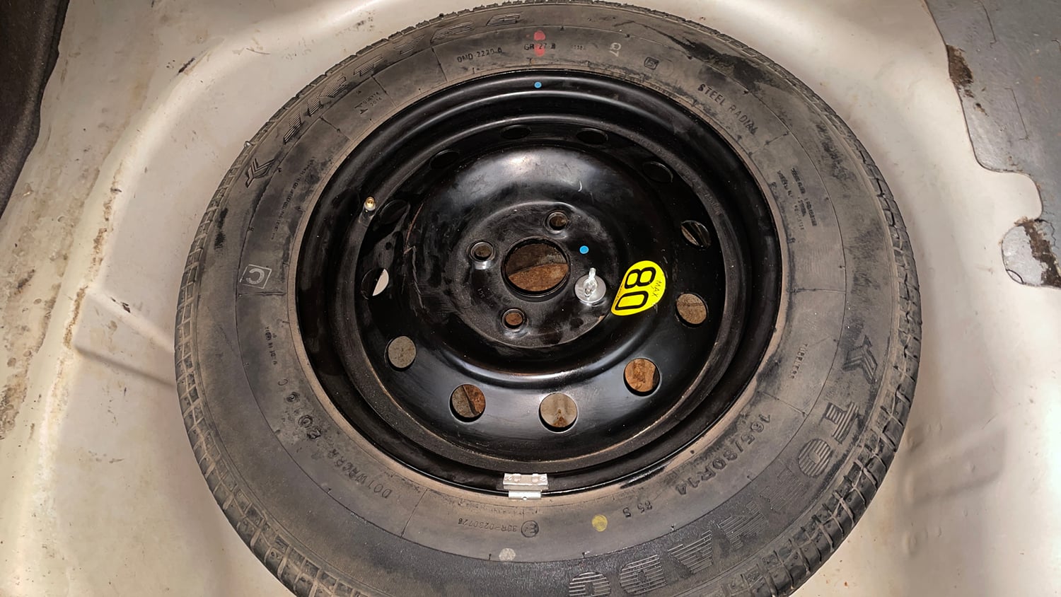 Used 2016 Maruti Suzuki Swift Dzire ZDI Diesel Manual tyres SPARE TYRE VIEW