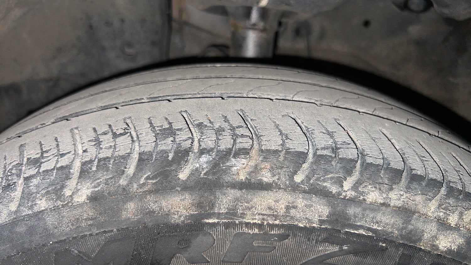 Used 2019 Honda Amaze 1.2 V CVT Petrol Petrol Automatic tyres LEFT FRONT TYRE TREAD VIEW
