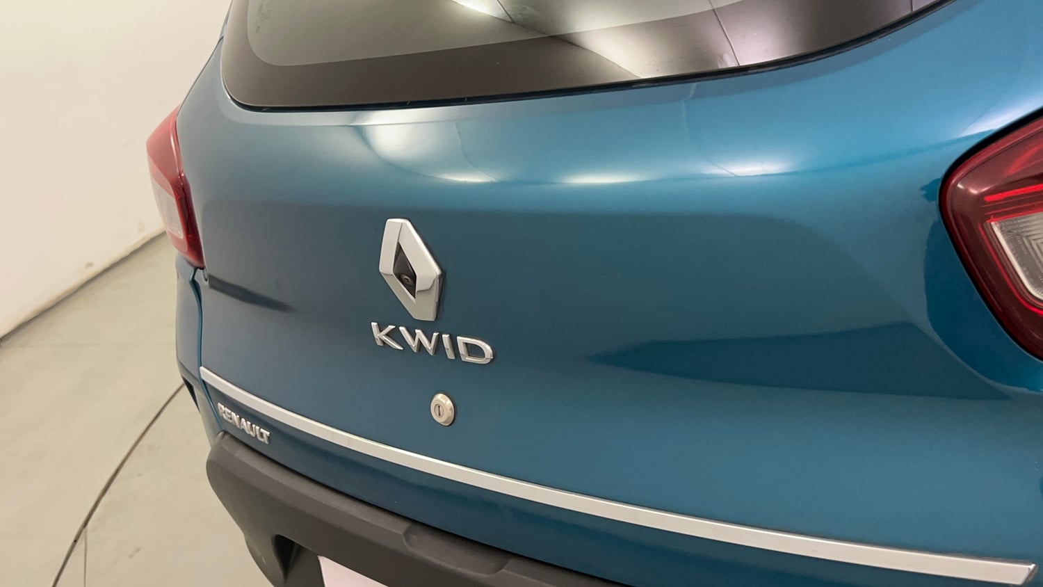 Used 2020 Renault Kwid CLIMBER 1.0 Opt Petrol Manual dents MINOR DENT