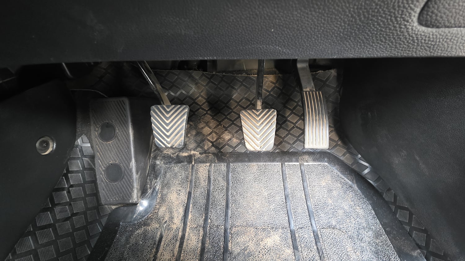 Used 2017 Hyundai Elite i20 Asta 1.2 Petrol Manual interior PEDALS VIEW