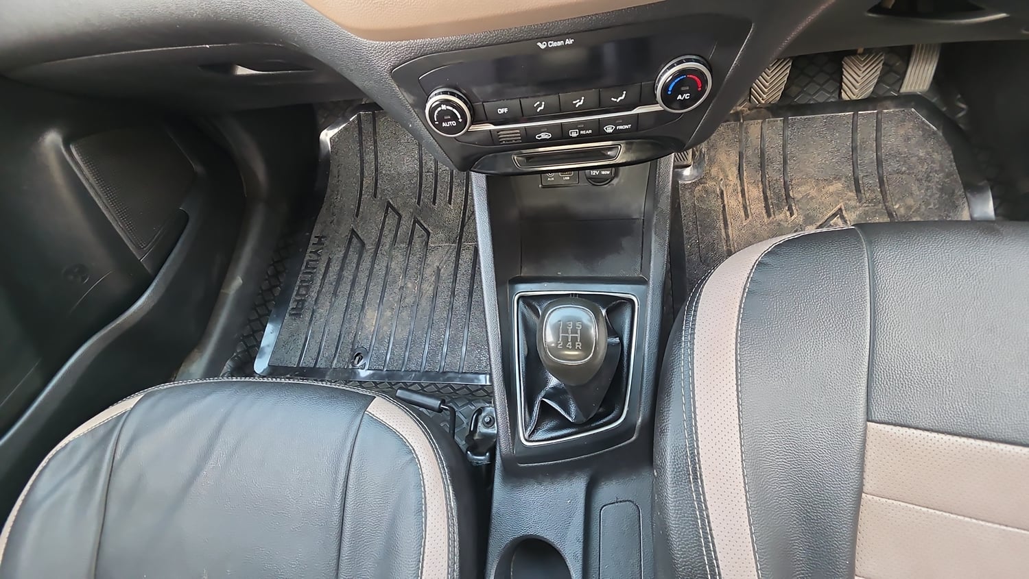 Used 2017 Hyundai Elite i20 Asta 1.2 Petrol Manual interior GEAR  KNOB VIEW