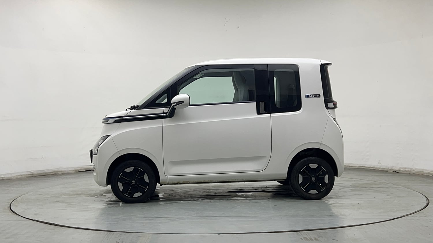 Used 2024 MG Motors Comet EV Excite Electric Automatic exterior LEFT SIDE VIEW