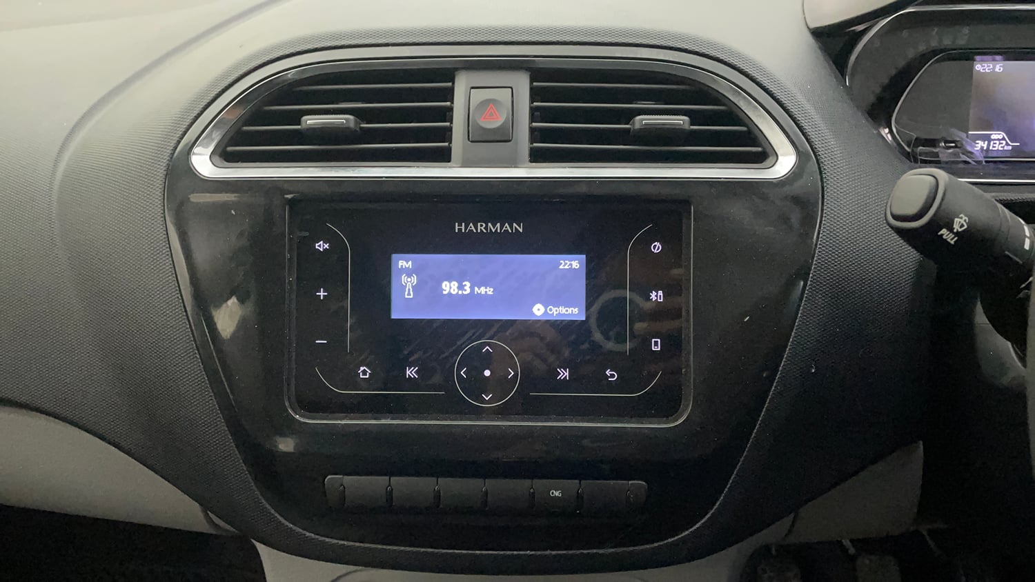 Used 2023 Tata Tiago XT CNG Cng Manual top_features Integrated (in-dash) music system