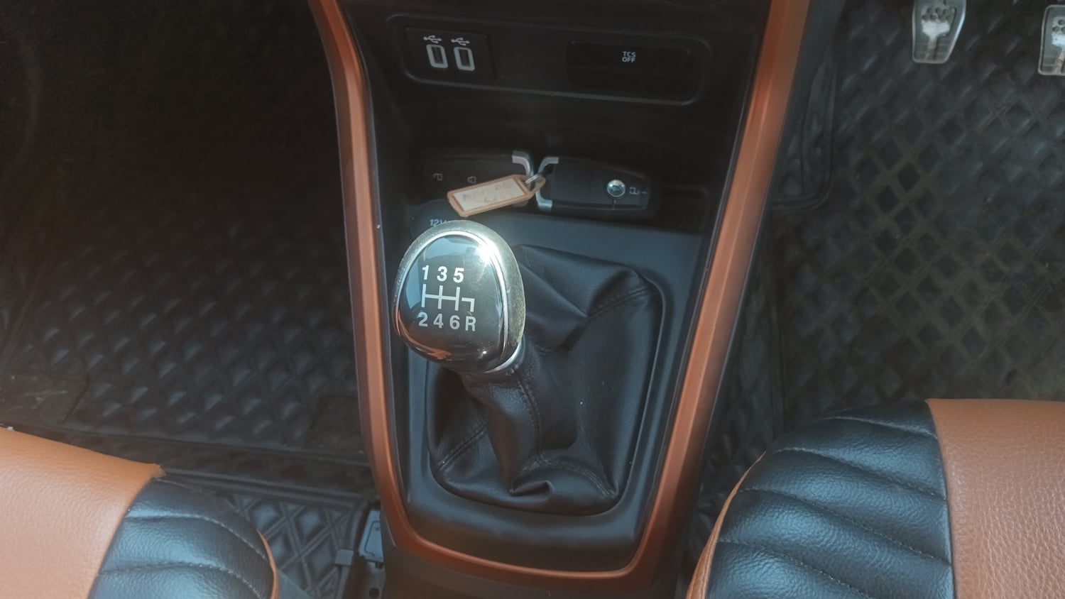 Used 2020 Ford EcoSport S Petrol Petrol Manual interior GEAR  KNOB VIEW