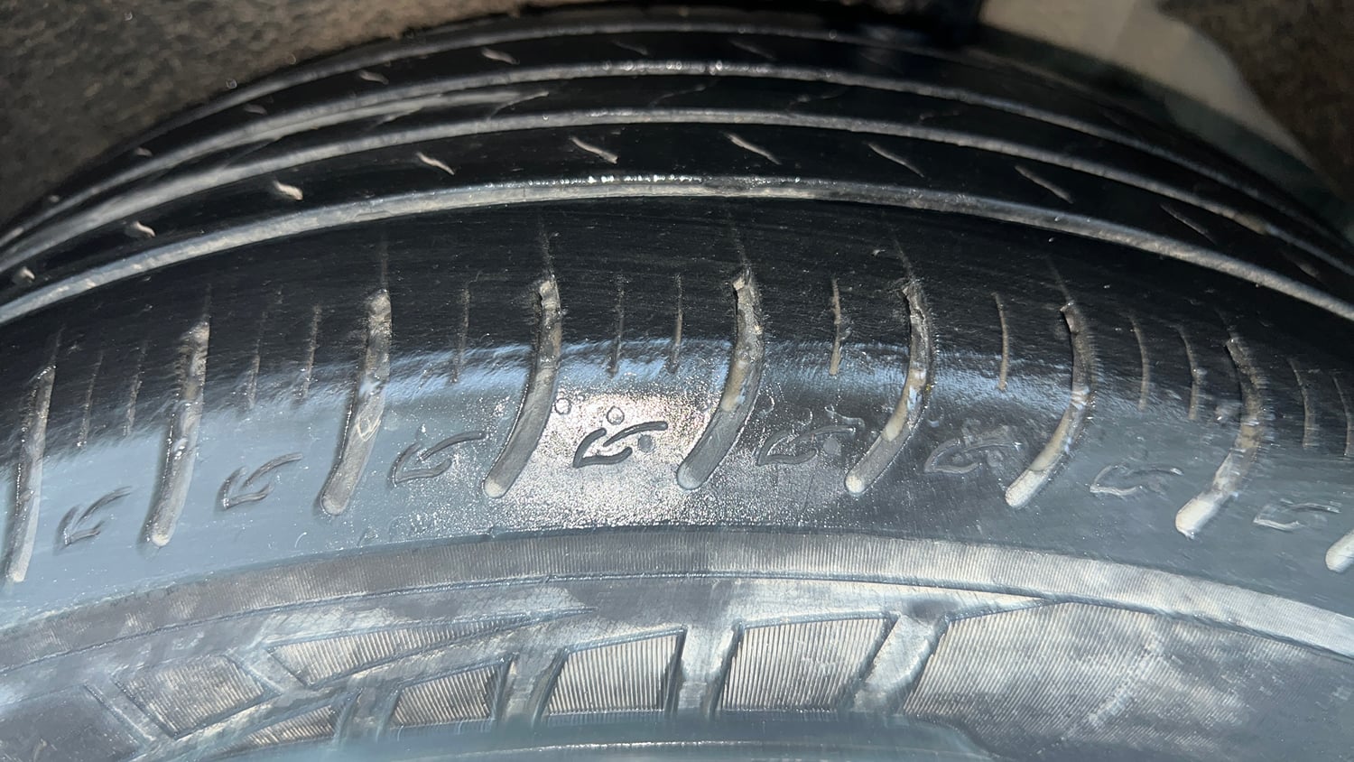 Used 2022 Kia Carens Prestige Plus 1.4 Petrol MT 7 STR Petrol Manual tyres LEFT REAR TYRE TREAD VIEW