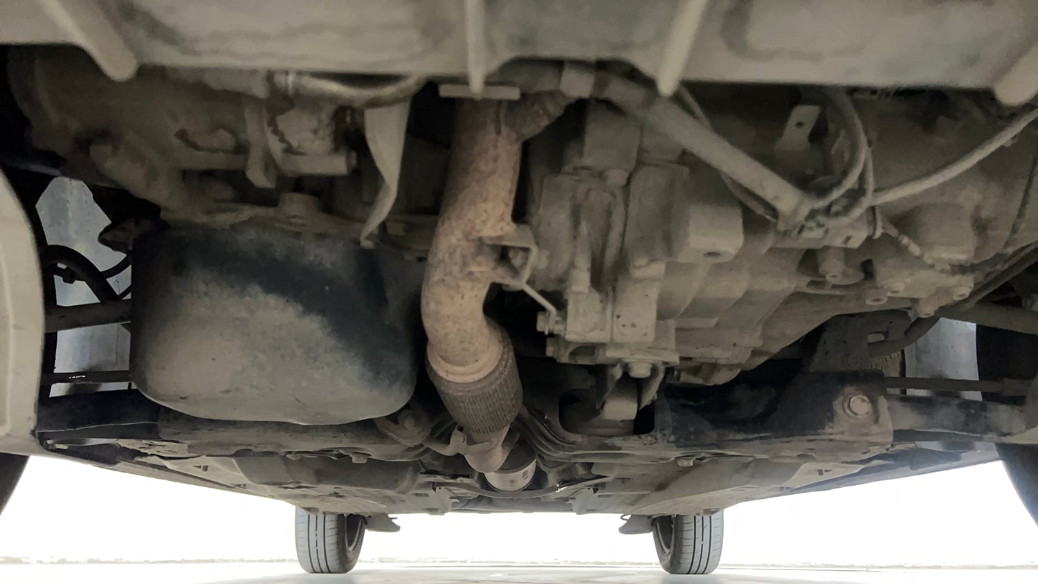 Used 2016 Volkswagen Ameo Comfortline 1.2L (P) Petrol Manual extra FRONT LEFT UNDERBODY VIEW