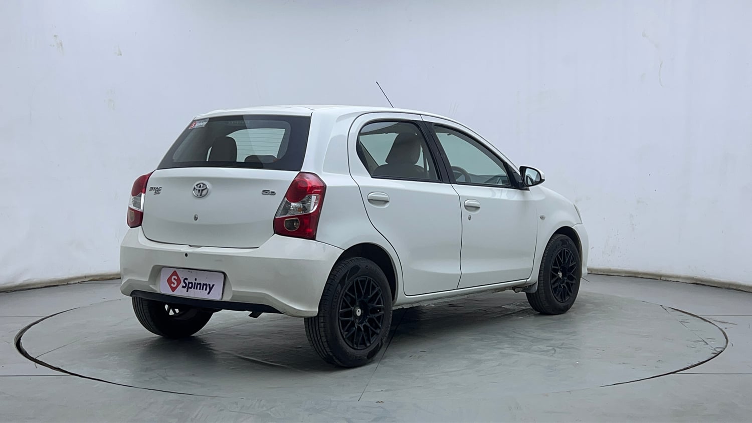 Used 2017 Toyota Etios Liva GXD Diesel Manual exterior RIGHT REAR CORNER VIEW
