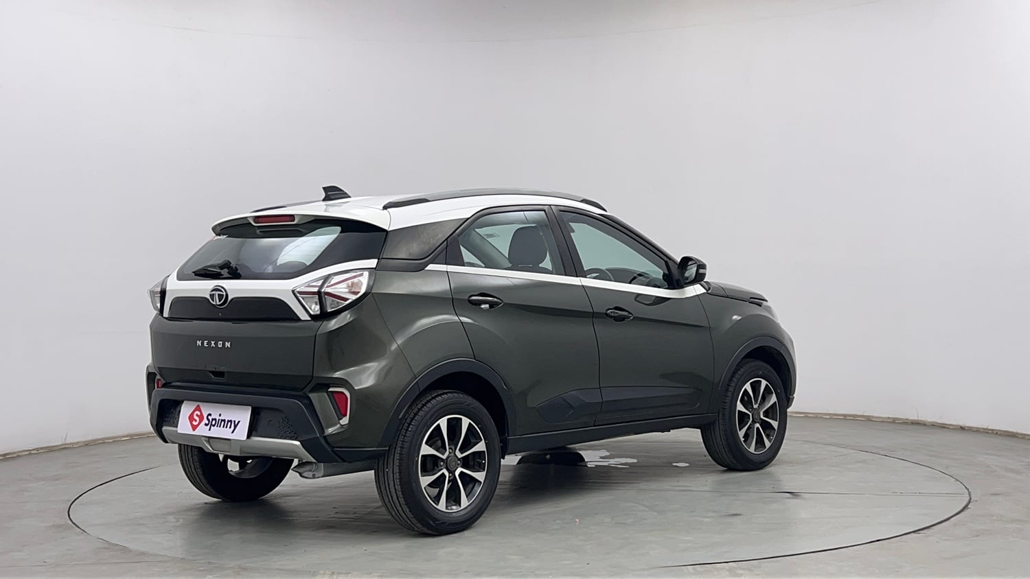 Used 2020 Tata Nexon XZ Plus (O) Dual Tone Petrol Manual exterior RIGHT REAR CORNER VIEW