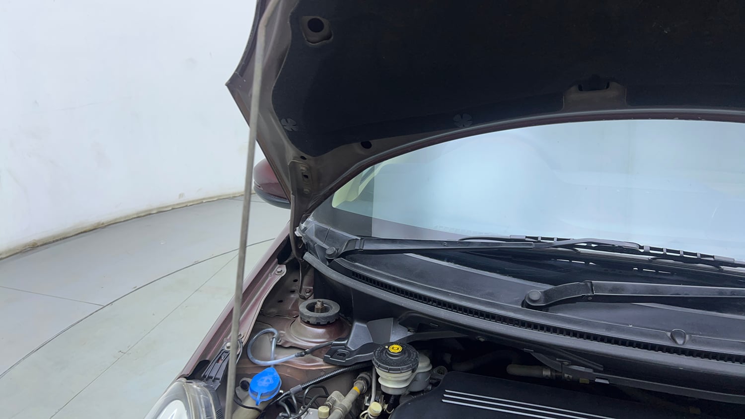 Used 2018 Honda Amaze 1.5 SX i-DTEC Diesel Manual engine ENGINE RIGHT SIDE HINGE & APRON VIEW