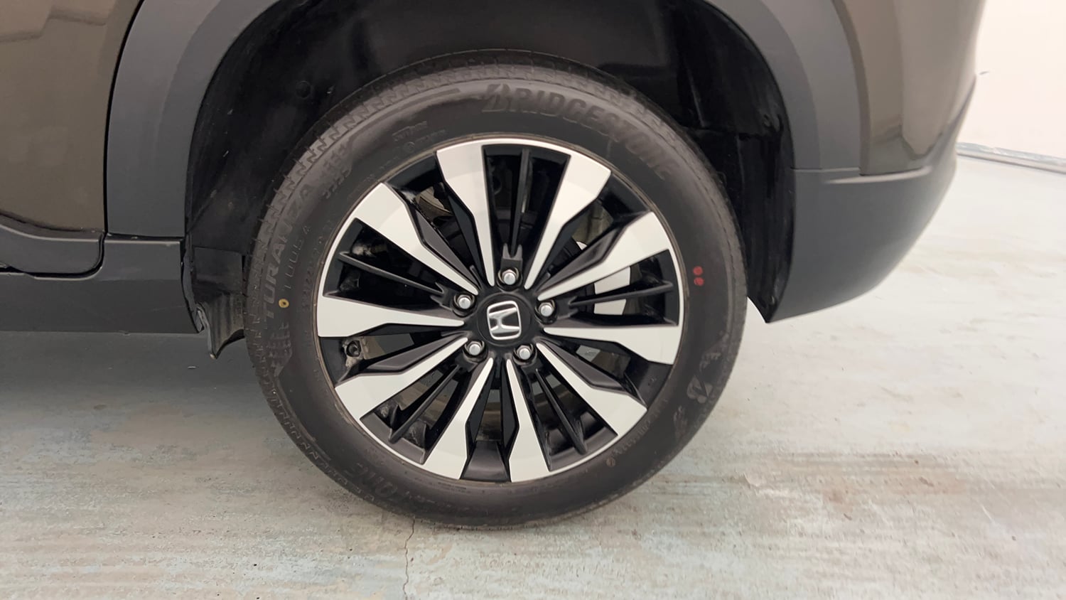 Used 2024 Honda Elevate VX CVT Petrol Automatic tyres LEFT REAR TYRE RIM VIEW
