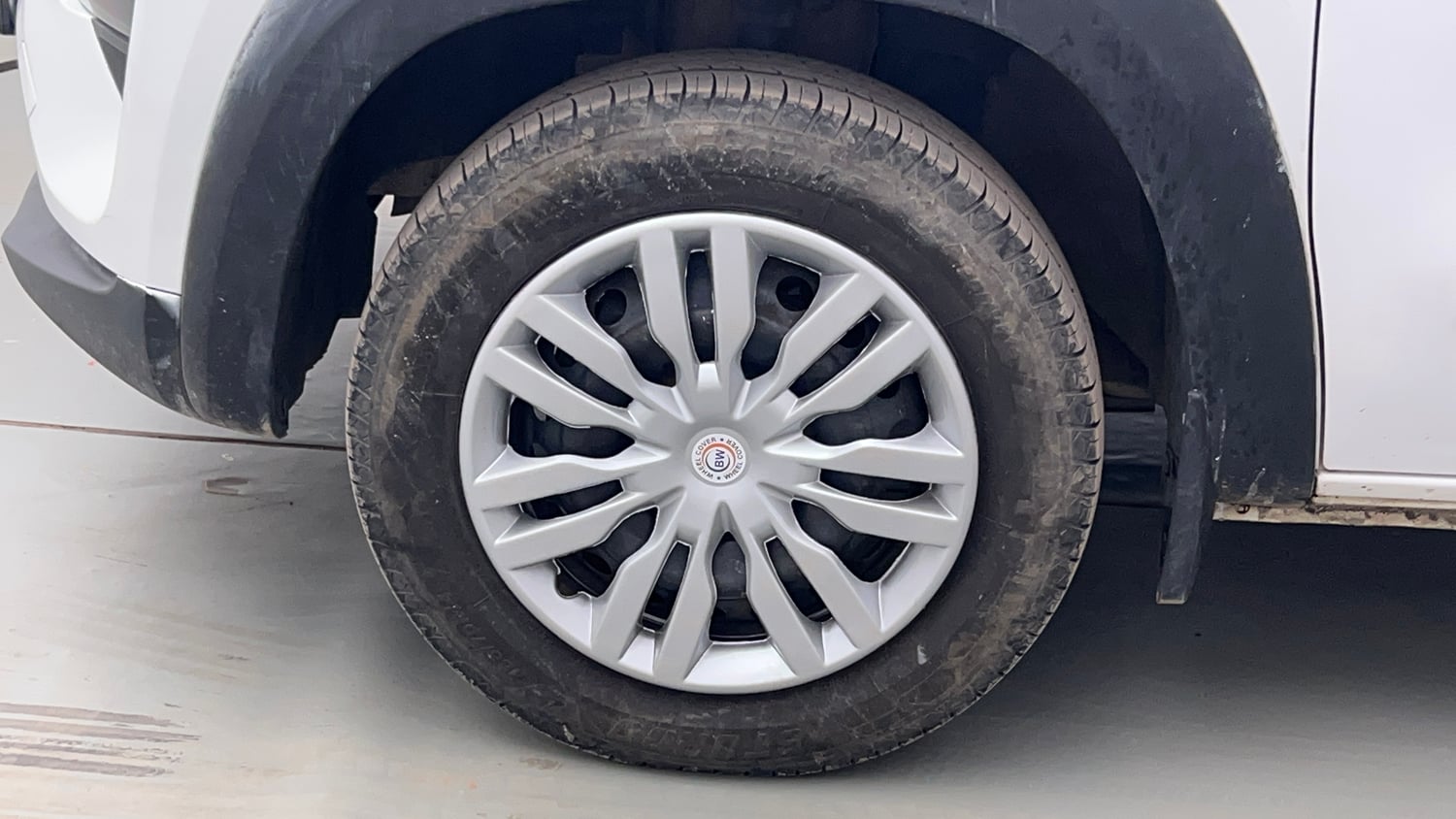 Used 2022 Renault Kwid RXT 1.0 (O) Petrol Manual tyres LEFT FRONT TYRE RIM VIEW