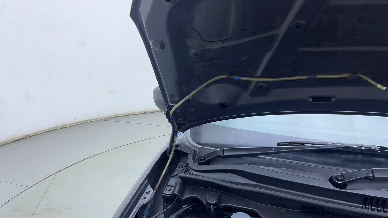 Used 2024 Maruti Suzuki Alto K10 VXi Plus Petrol Manual engine ENGINE RIGHT SIDE HINGE & APRON VIEW
