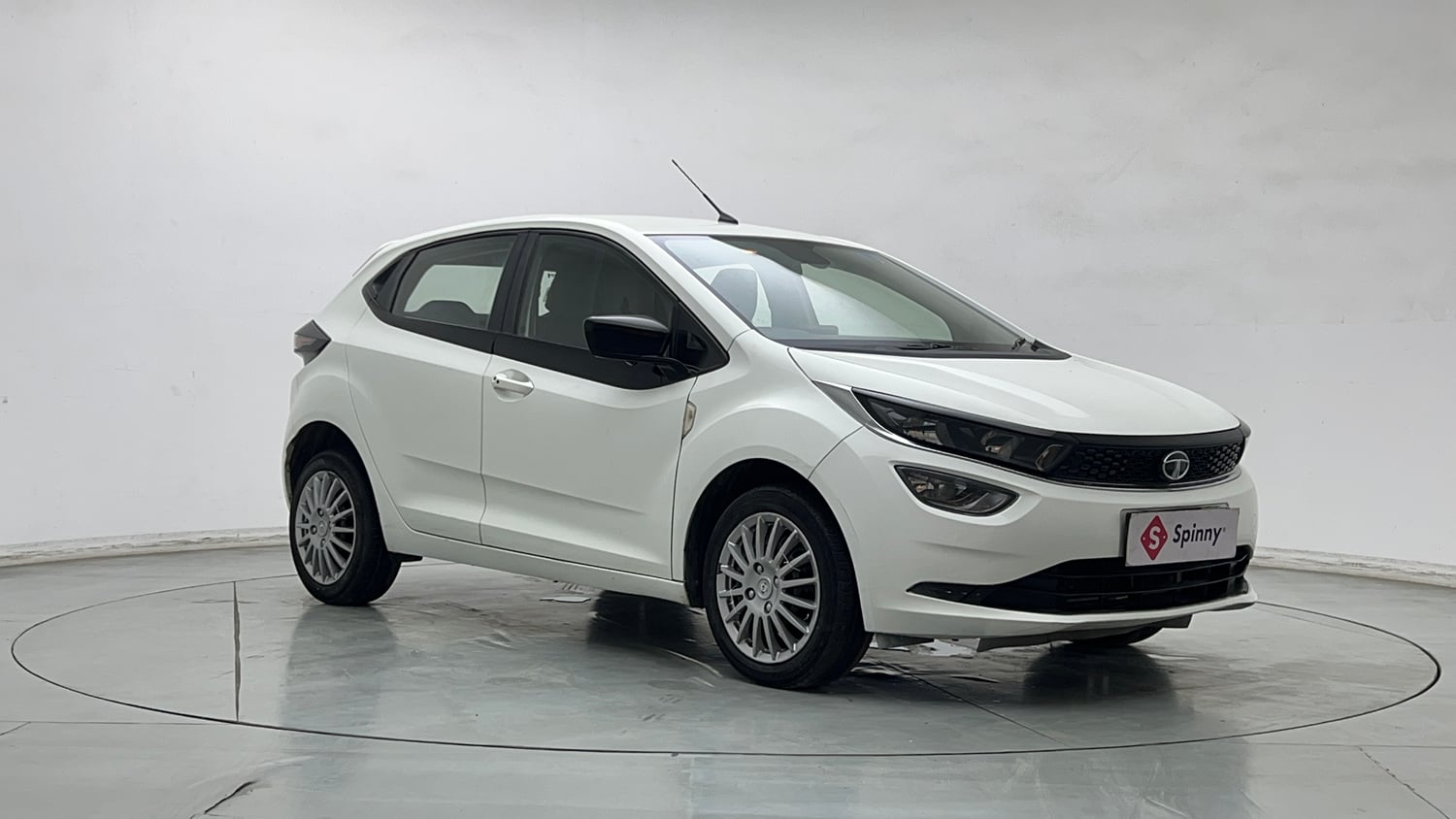 Used 2021 Tata Altroz XT Petrol Petrol Manual exterior RIGHT FRONT CORNER VIEW