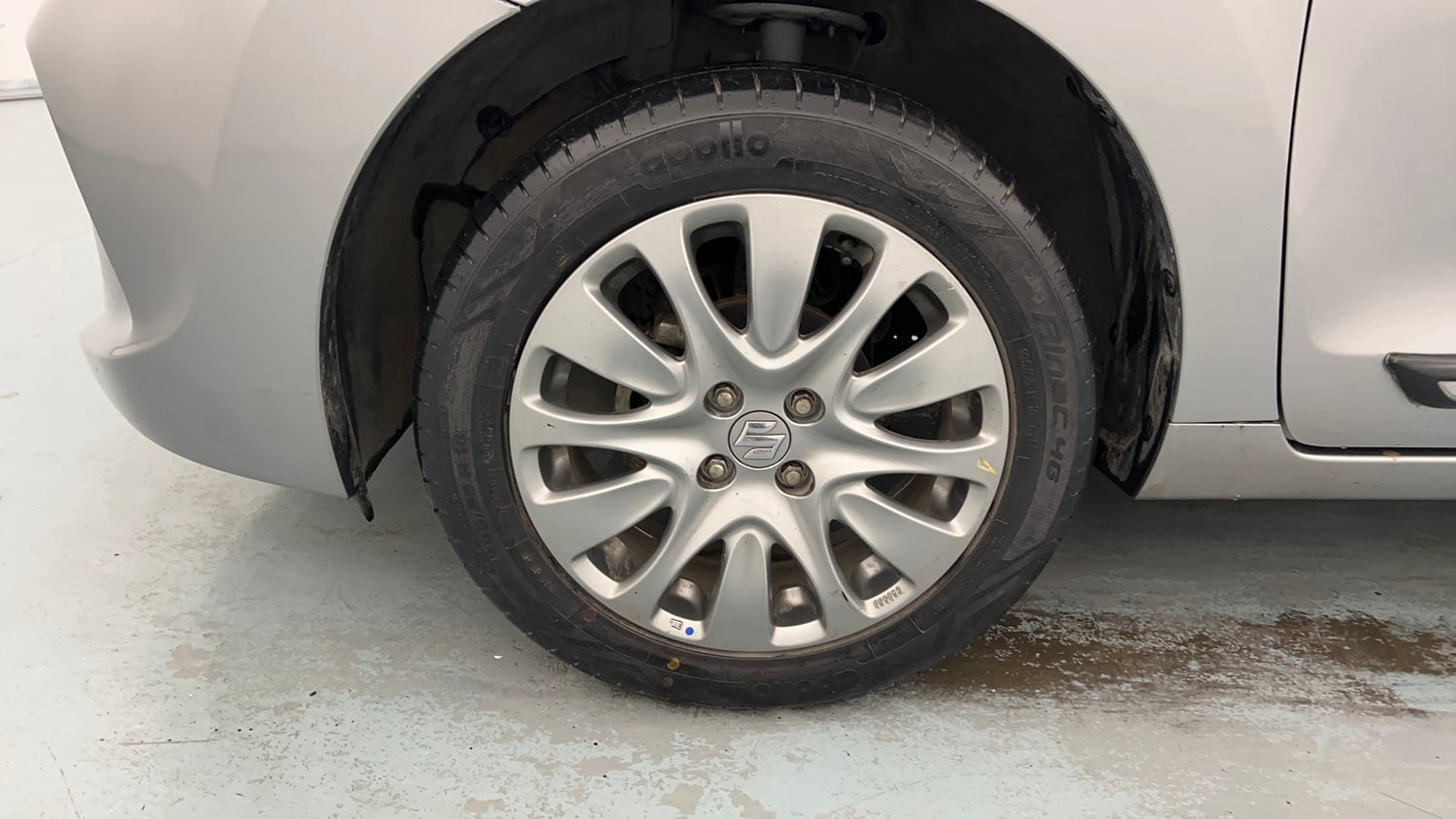 Used 2018 Maruti Suzuki Baleno Zeta 1.2 Petrol Manual tyres LEFT FRONT TYRE RIM VIEW