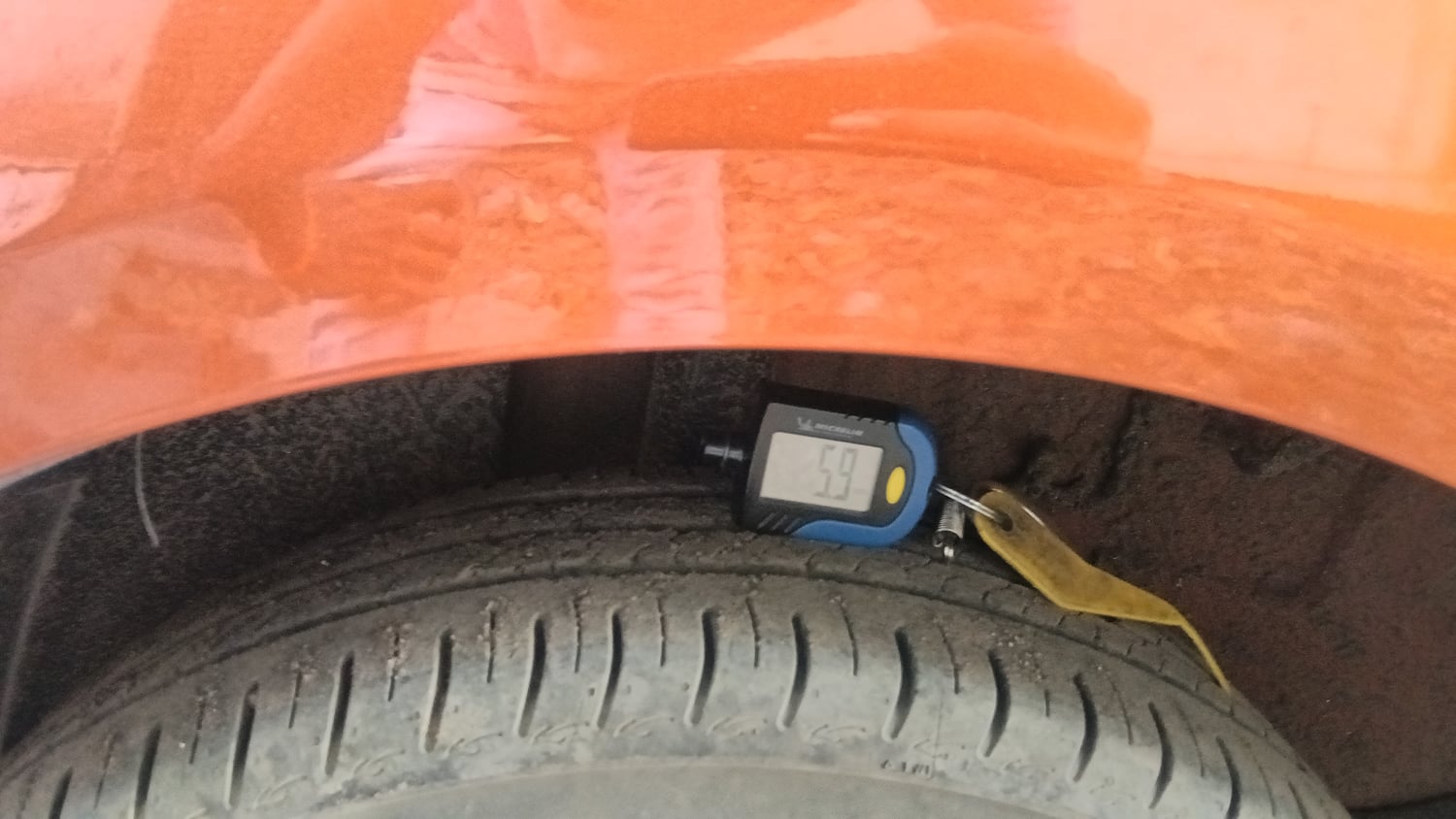 Used 2026 Tata Altroz Racer R3 Petrol Manual tyres RIGHT REAR TYRE TREAD VIEW