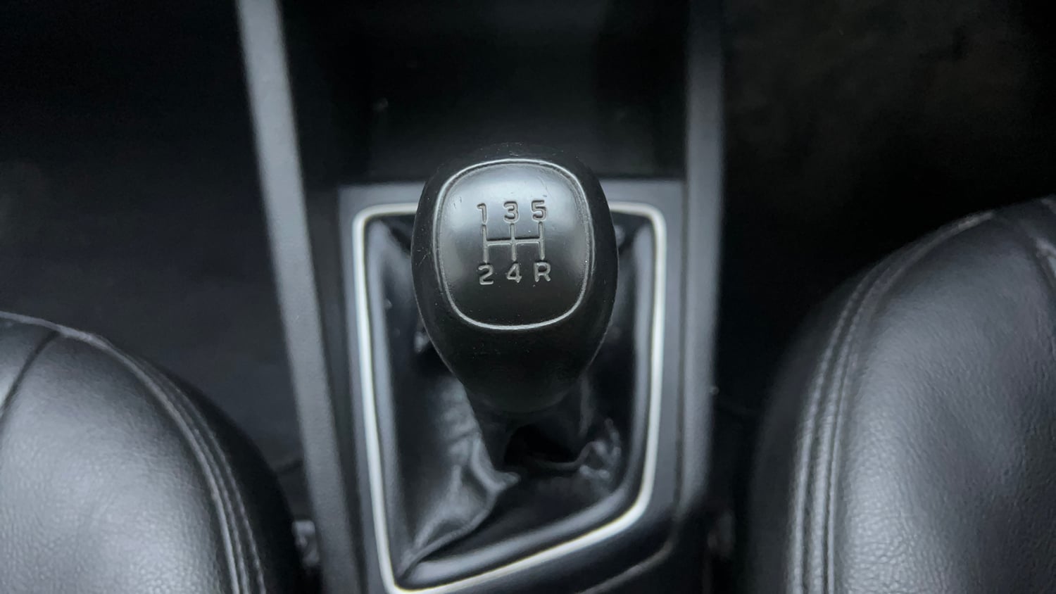 Used 2015 Hyundai Elite i20 Asta 1.2 Petrol Manual interior GEAR  KNOB VIEW