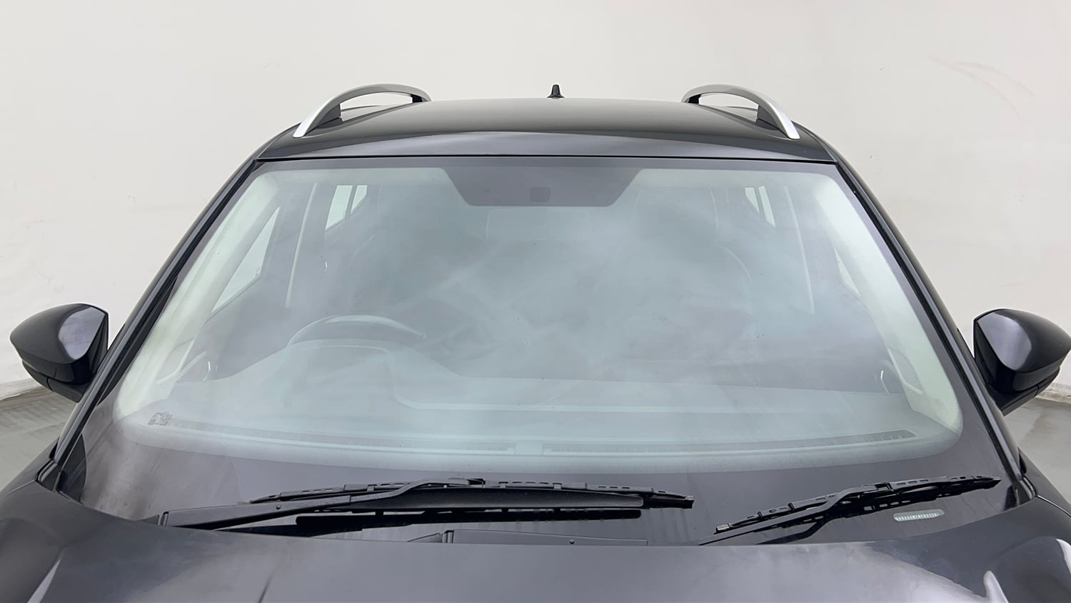Used 2022 Volkswagen Taigun Highline 1.0 TSI AT Petrol Automatic exterior FRONT WINDSHIELD VIEW