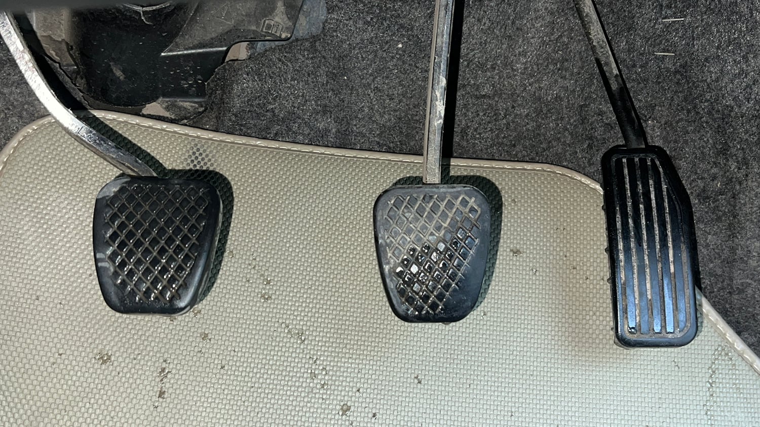 Used 2014 Honda Amaze 1.2 S i-VTEC Petrol Manual interior PEDALS VIEW