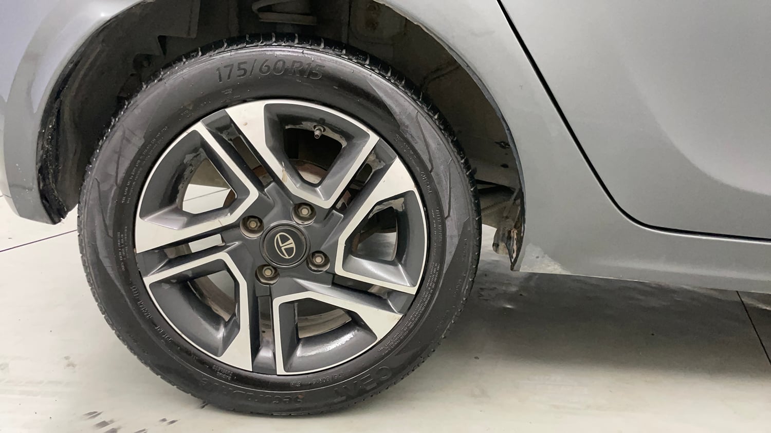 Used 2021 Tata Tiago XZ Plus Petrol Manual tyres RIGHT REAR TYRE RIM VIEW