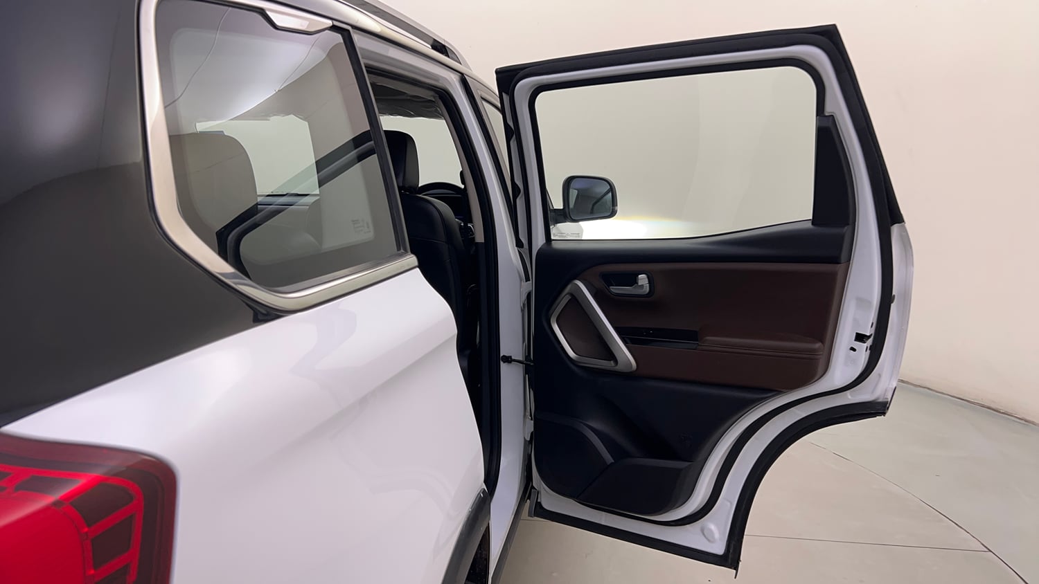 Used 2022 Mahindra Scorpio N Z8 L Petrol AT 6 STR Petrol Automatic interior RIGHT REAR DOOR OPEN VIEW