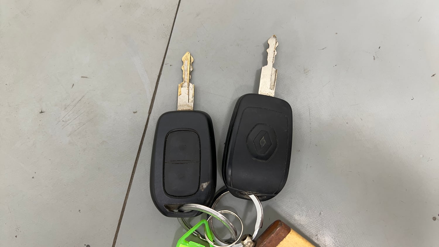 Used 2019 Renault Kwid RXL Petrol Manual extra CAR KEY VIEW