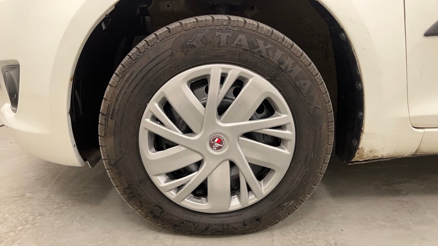 Used 2012 Maruti Suzuki Swift VXi Petrol Manual tyres LEFT FRONT TYRE RIM VIEW