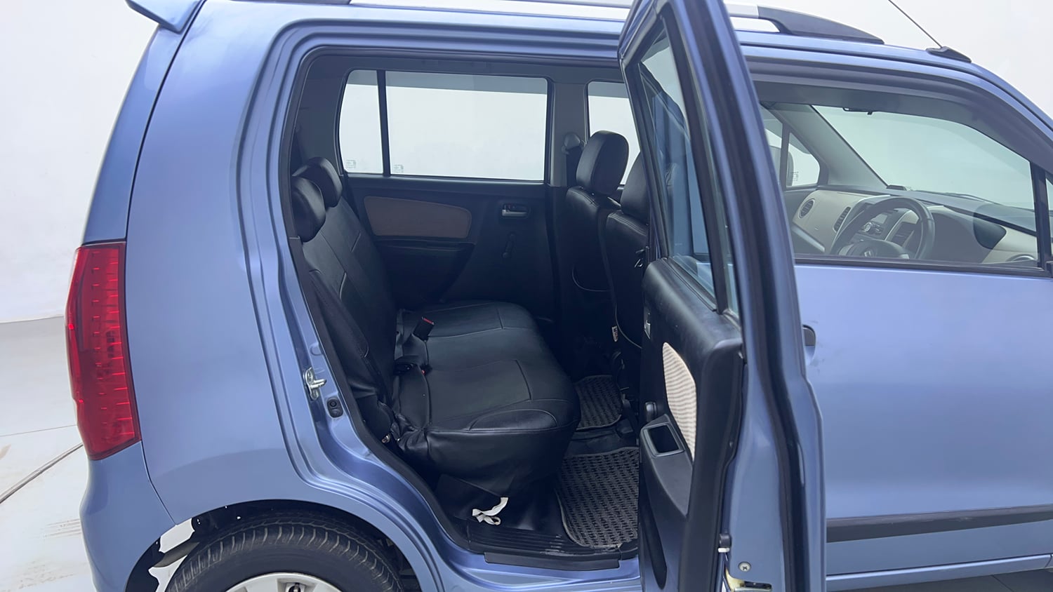 Used 2018 Maruti Suzuki Wagon R LXI CNG Cng Manual interior RIGHT SIDE REAR DOOR CABIN VIEW