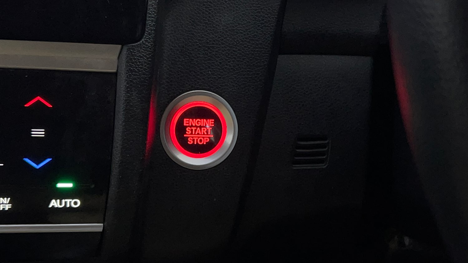 Used 2018 Honda Jazz V CVT Petrol Petrol Automatic top_features Keyless start