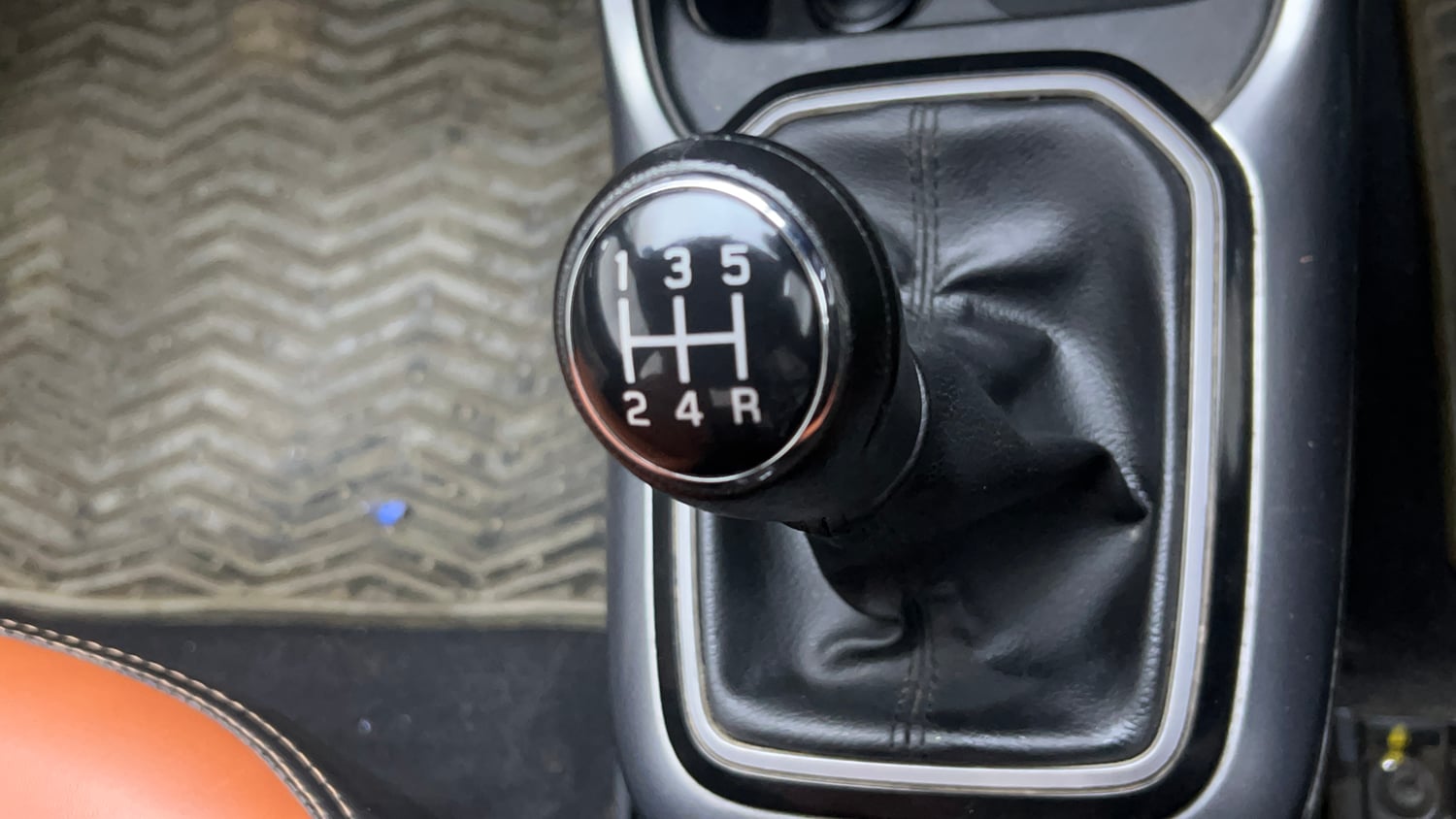 Used 2022 Maruti Suzuki Ignis Delta 1.2 MT Petrol Manual interior GEAR  KNOB VIEW